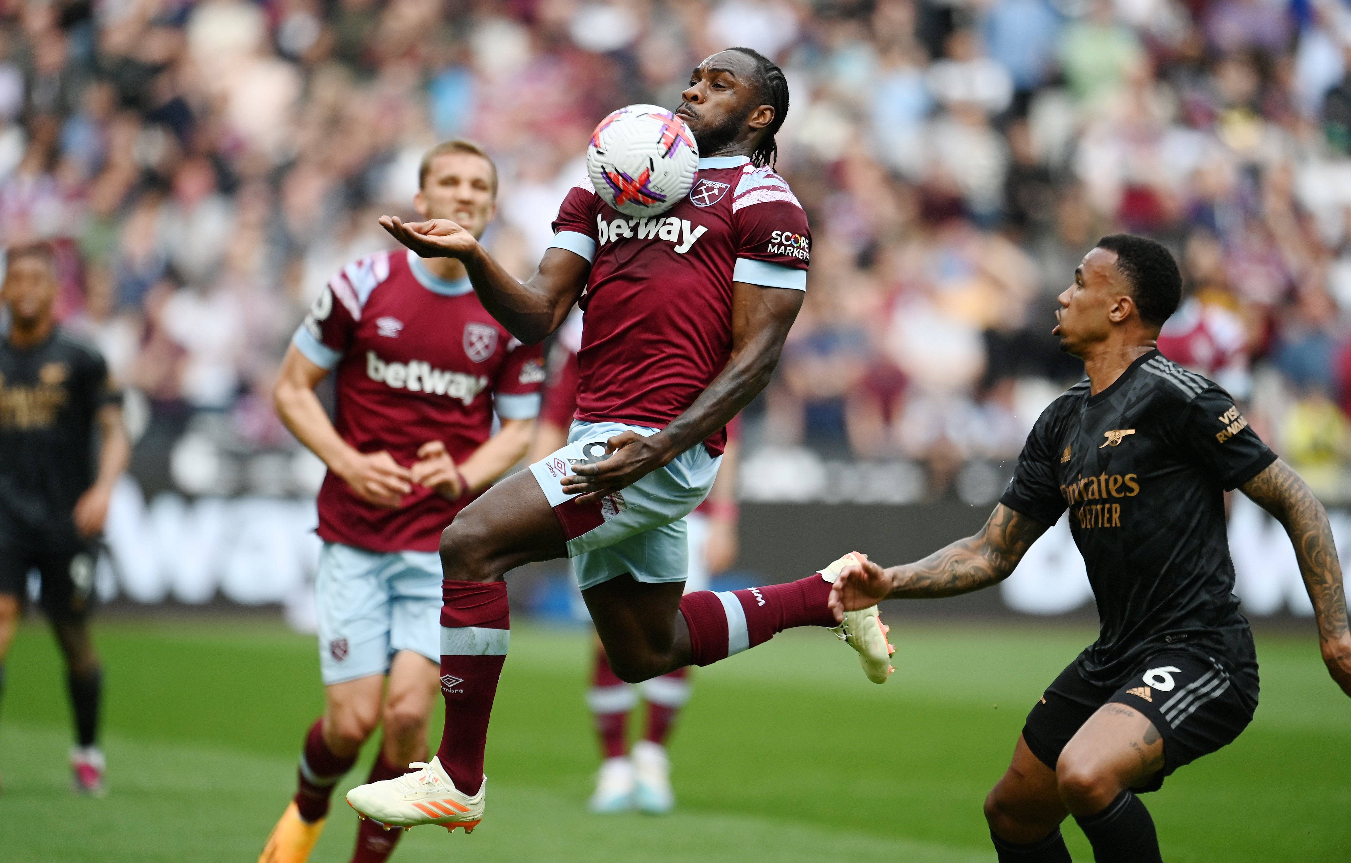 澳客网站入口-曼联主场惨负西汉姆联,遭遇双杀(曼联主场惨负西汉姆联,遭遇双杀是真的吗)