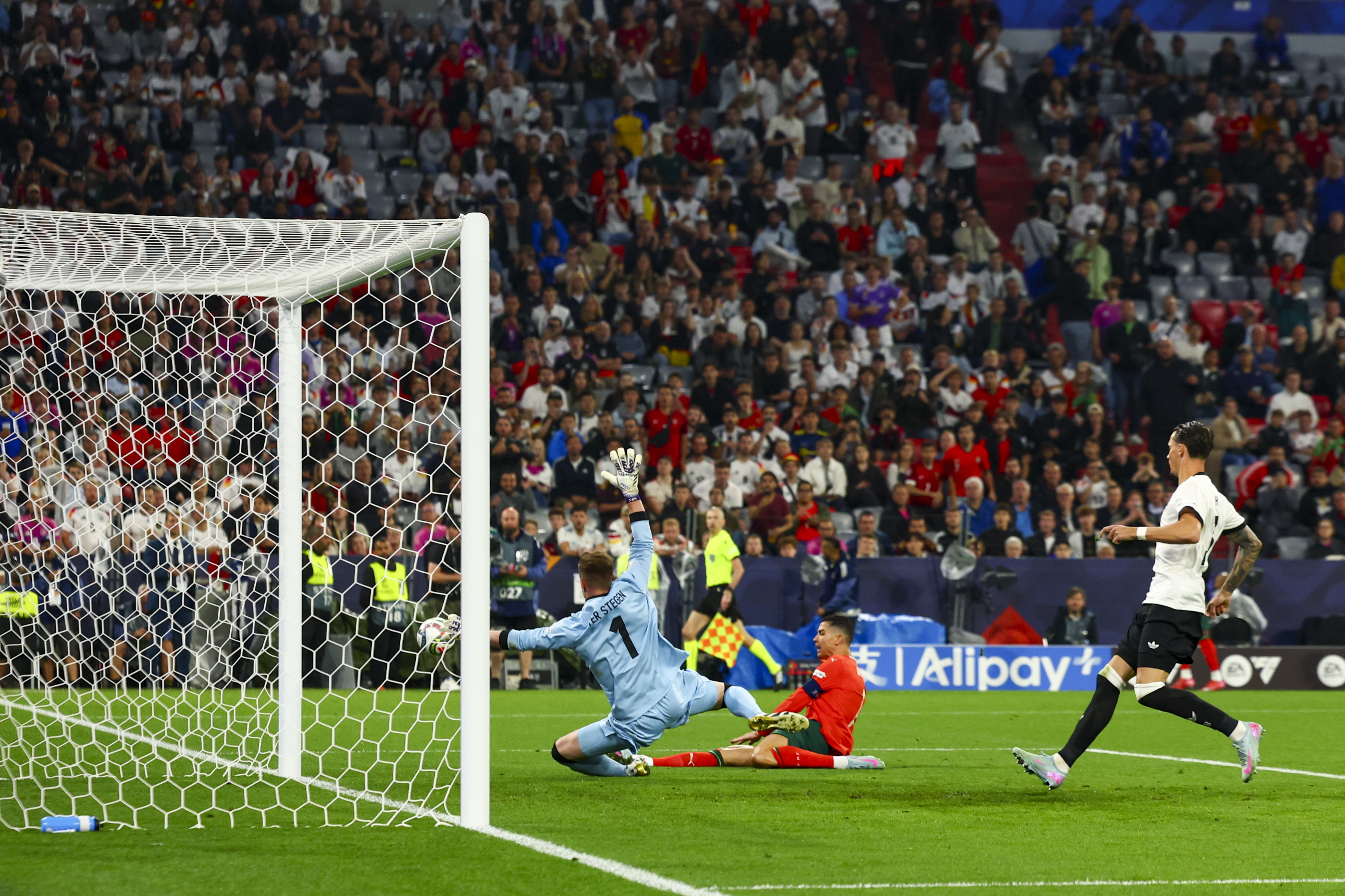 澳客下载-葡萄牙对阵比利时,争夺晋级机会