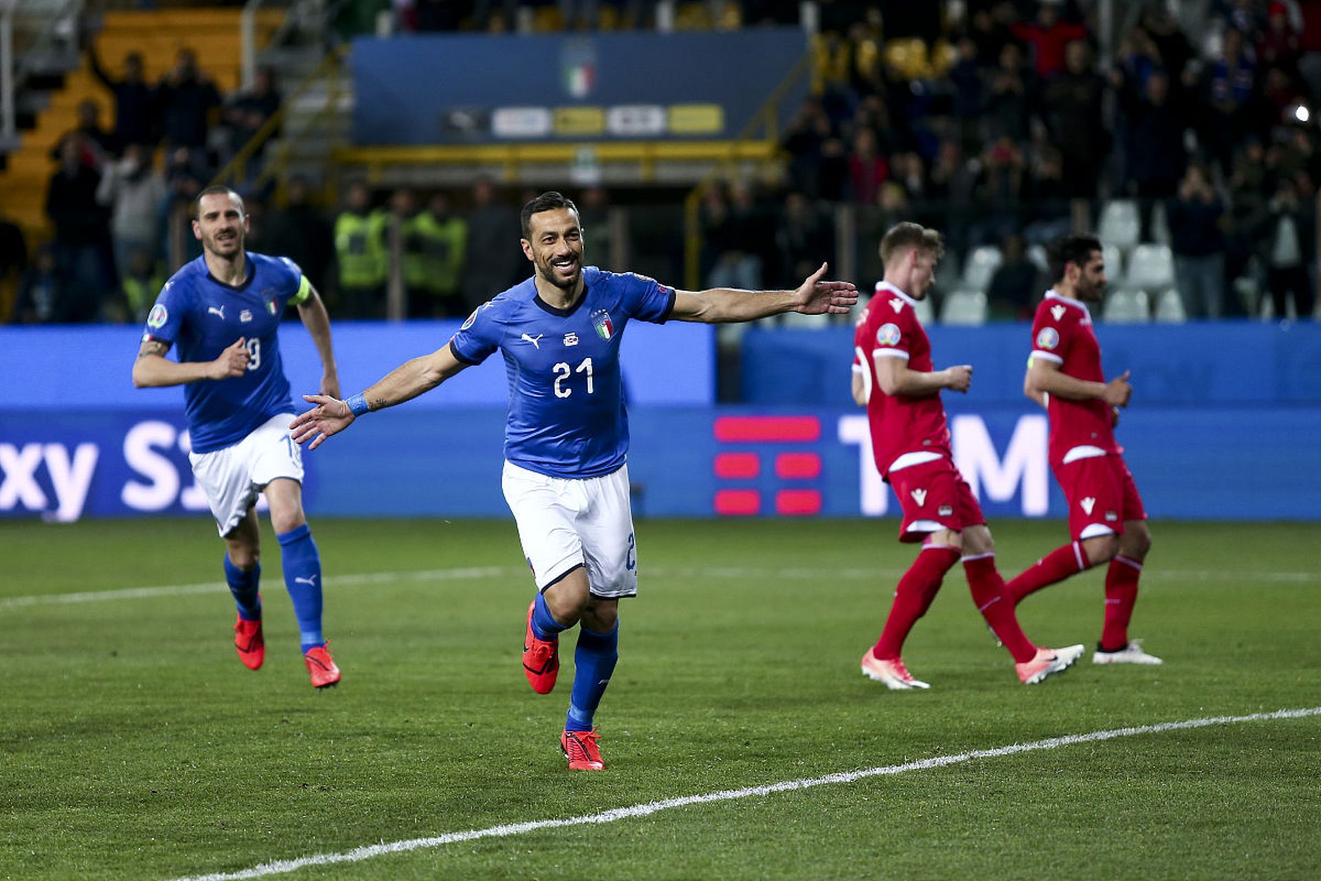 澳客馆-包含北马其顿险胜对手,欧预赛颓势隐现的词条