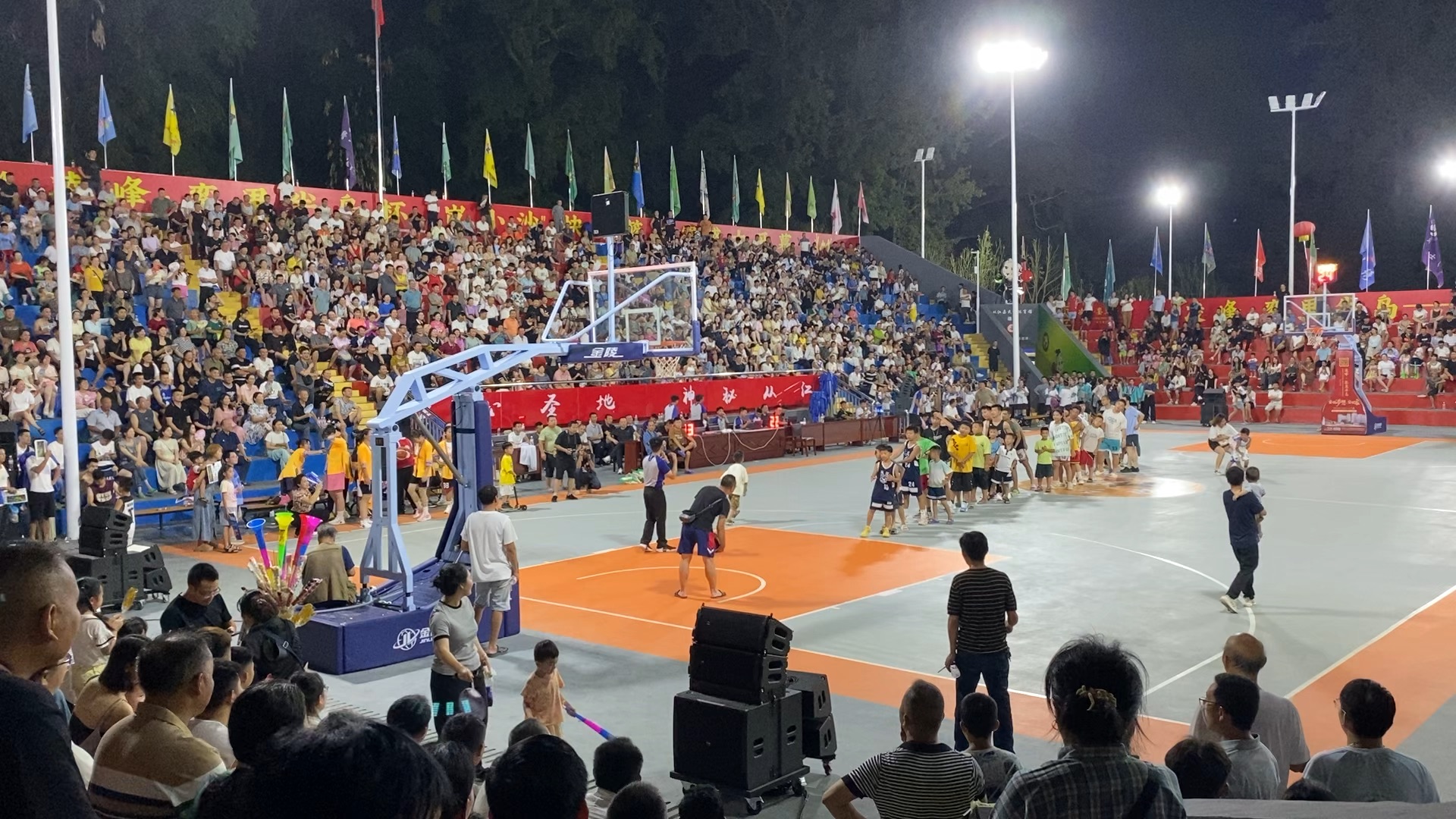 澳客娱乐-包含红红火火的比赛现场,场面激烈的词条