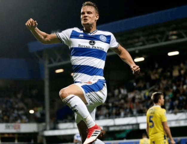 澳客入口-米尔沃尔后卫战斗在防线为球队守住胜利的简单介绍