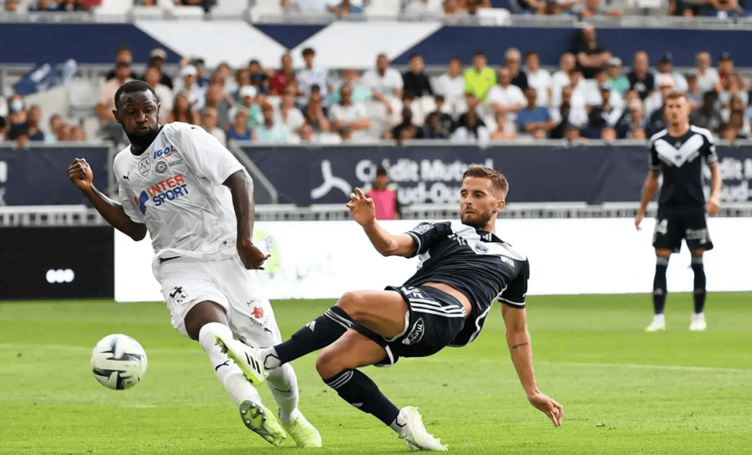 澳客app下载-关于亚眠欲在主场豪取三分,积分加倍的信息