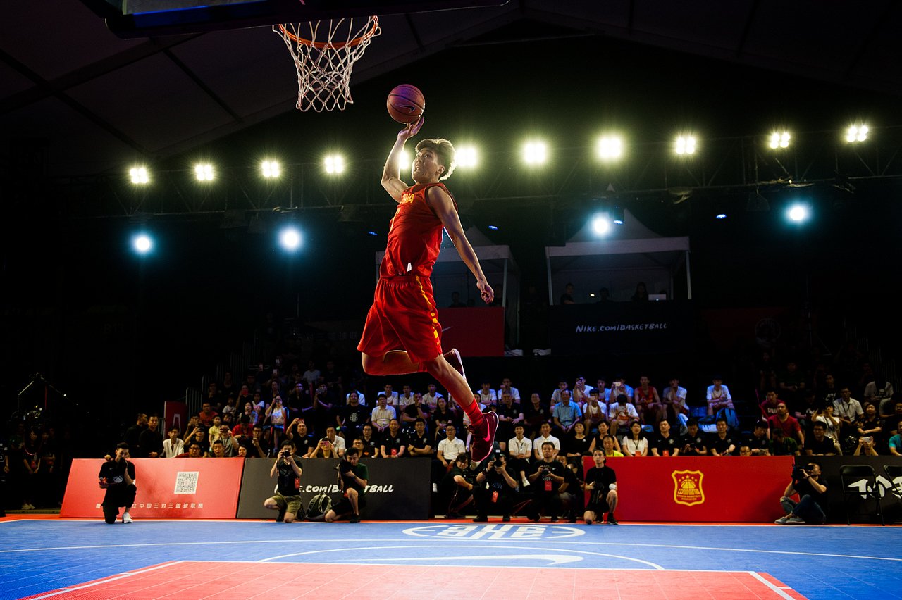 澳客直播-包含一次高难度扣篮让全场观众惊呼连连的词条