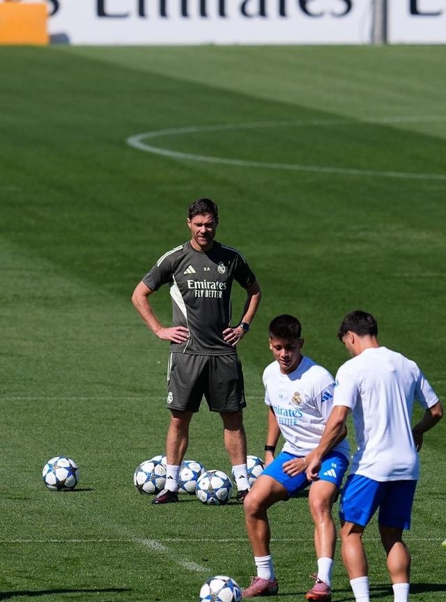 澳客课程-关于皇家马德里球员意外伤病带来困扰备战的信息